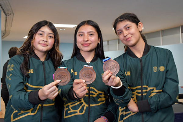 Ganan alumnas BUAP medalla de bronce en tenis de mesa