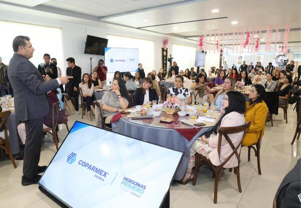 Realizan reunión de seguridad con empresarias