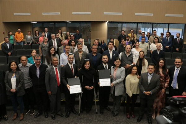 Congreso rinde homenaje póstumo a Salomón Jauli