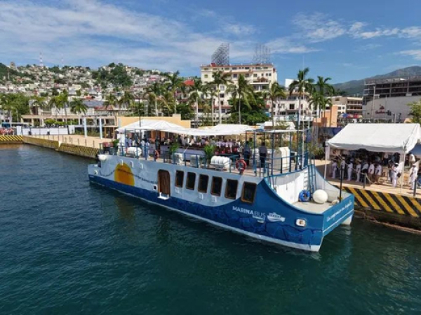 Banderazo de Marinabus entre Puerto Marquéz y Zócalo de Acapulco