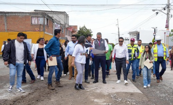 El alcalde Pepe Chedraui supervisa la rehabilitación vial de Aquiles Serdán