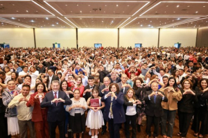 Boda comunitaria une a m&aacute;s de 1,700 parejas