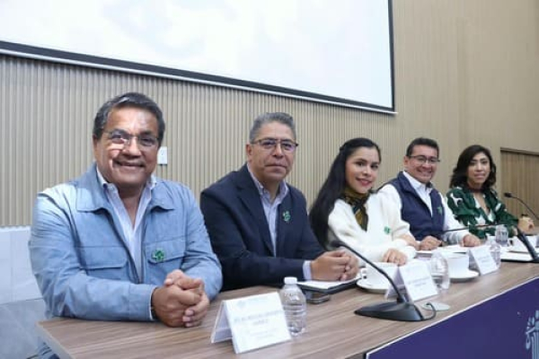 Propone reforzar atención contra el cáncer