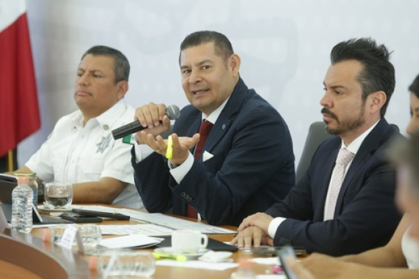 Gobierno de Puebla mantiene diálogo con AMOTAC