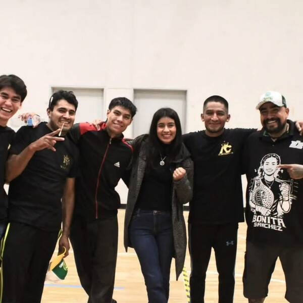 UDEP participa en función de box contra las adicciones