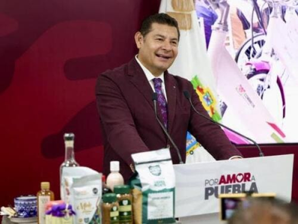 Olinia y Kutsari avanzan en Puebla: Armenta