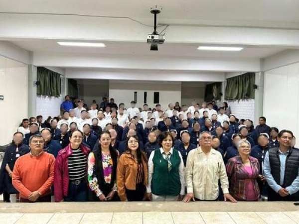 Conalep Puebla titula 70 pasantes de Enfermería