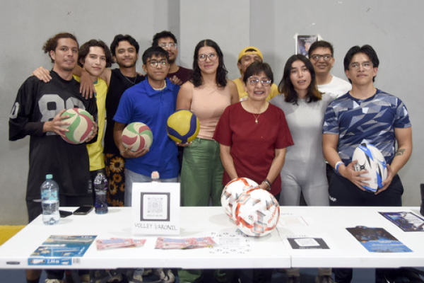 BUAP conmemora 60 años con mural en Facultad de Psicología