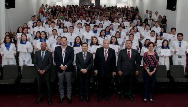 ISSSTEP impulsa formación de médicos de pregrado