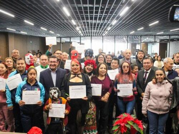 Reconocen a para-atletas poblanos destacados