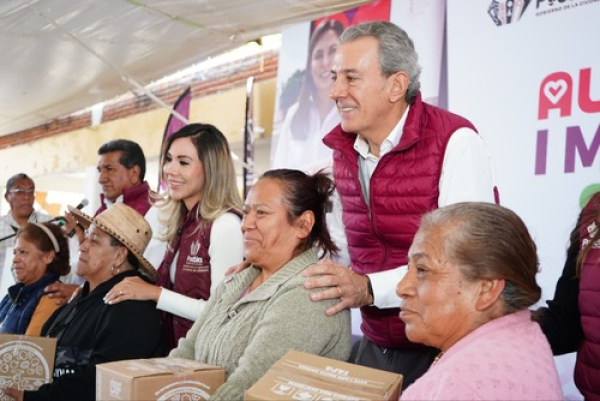 Despensas son entregadas por Pepe Chedraui