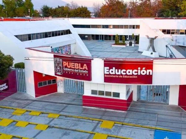 Titulación en universidades Benito Juárez corresponde a la federación: SEP Puebla
