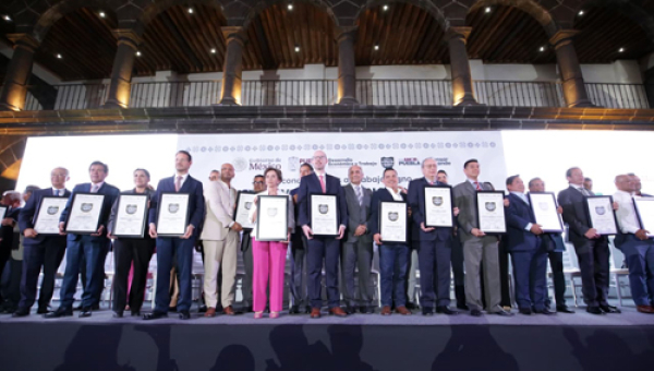 Reconocen con Distintivo Puebla Cinco de Mayo a 50 empresas