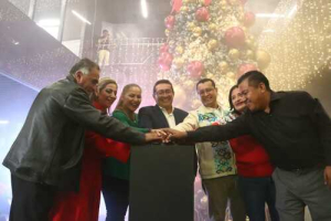 Congreso del Estado enciende la Navidad