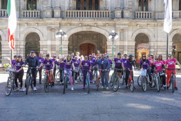 Arranca Mes de la Mujer con rodada en la capital