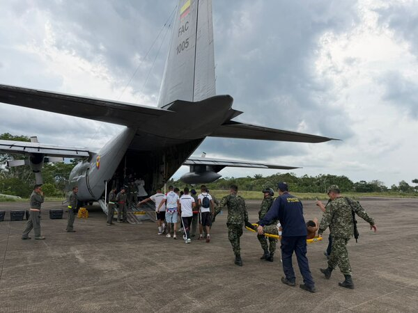 Colombia: Fallecen 8 militares en accidente aéreo