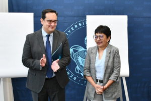 “Carteles unidos por la paz” en BUAP