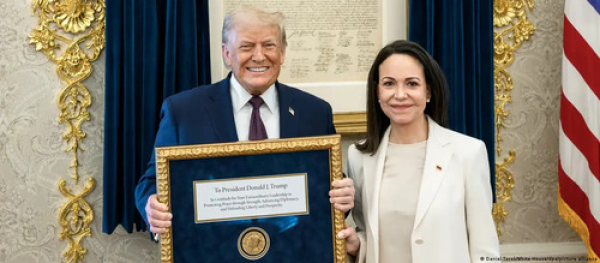 Machado entrega Nobel de la Paz a Trump