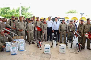 Se hace entrega de equipamiento para combatir el dengue