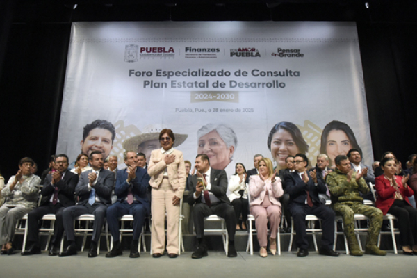 La rectora de la BUAP celebra el Plan Estatal de Desarrollo