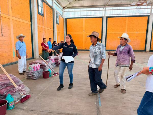 PC Estatal entrega apoyos a afectados en Huehuetla