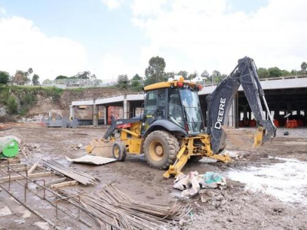 Alejandro Armenta supervisa avance de la UDEP