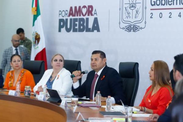Centros LIBRE-Casas Carmen Serdán reduce feminicidios: Armenta