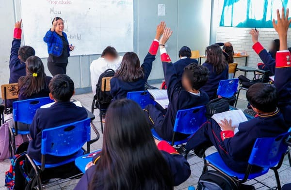 ¡La cartulina! Arranca ciclo escolar 2026-2027