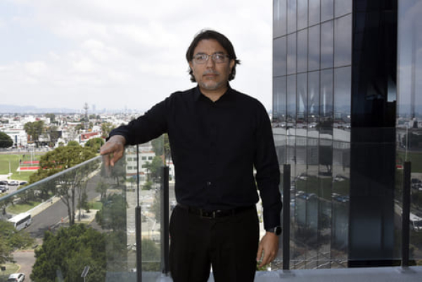 BUAP analiza uso de redes sociales