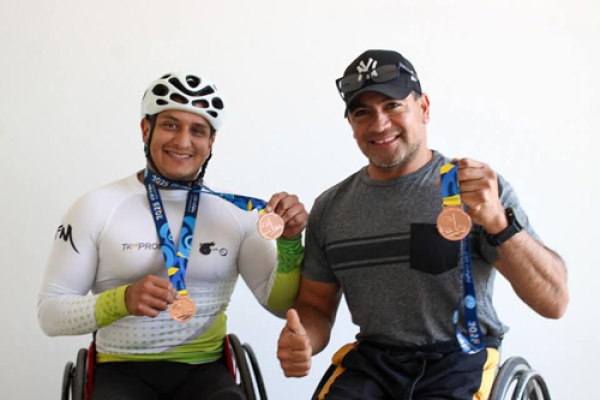 Poblanos conquistan Maratón de la CDMX en Silla de Ruedas