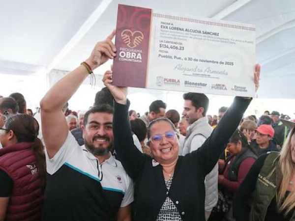 Entregan Alarmas Vecinales en Loma Bella