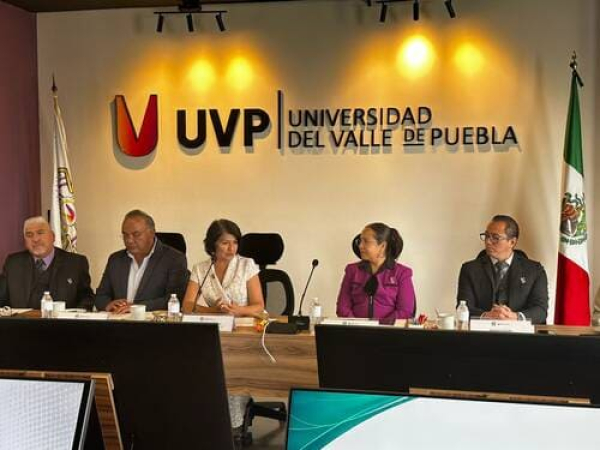 UTH y UVP fortalecen colaboración académica