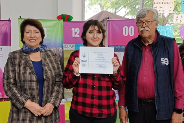 La BUAP reconoce a fotógrafos especializados en ciencias