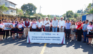 El gobernador Sergio Salomón inauguró carretera en Tetela de Ocampo