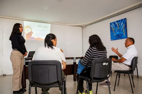 Puebla fortalece educación a personas cuidadoras