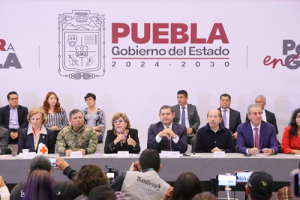 217 presidentes municipales sostuvieron una reunión con el gobernador de Puebla