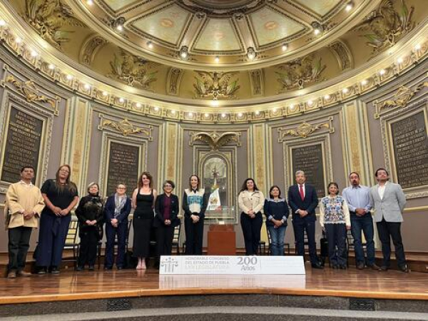 Celebran coloquio por Bicentenario de la Constitución de Puebla
