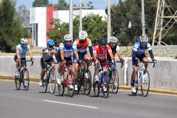 Poblanos participan en Vía Recreativa Metropolitana