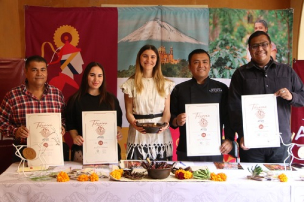 Anuncian comida especial de Mole de Caderas