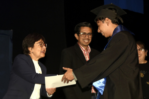 Se gradúan 68 estudiantes de Biotecnología