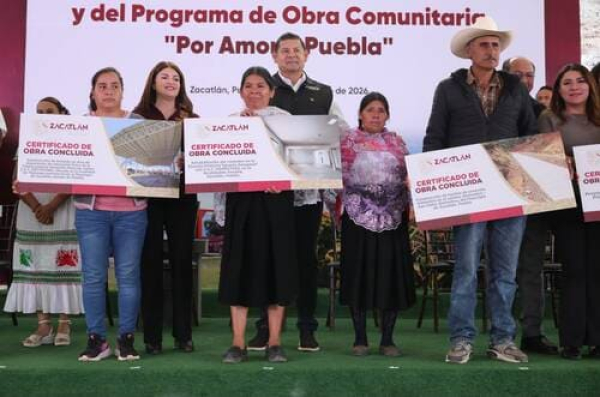 Gobernador Armenta entrega apoyos en Zacatlán