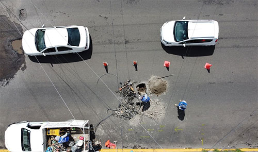 Las fallas en los drenajes ponen en peligro a automovilistas y peatones