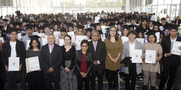 BUAP: Se gradúan en Bachillerato 5 de Mayo