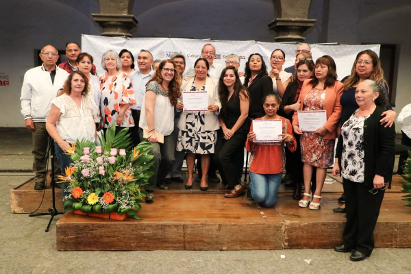 Celebra a más de 200 bibliotecarios poblanos
