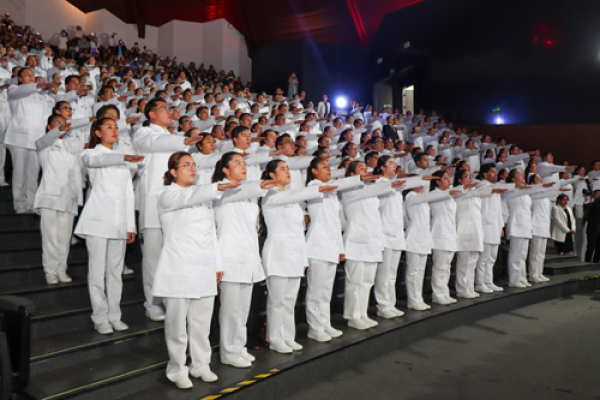 Se gradúan 337 estudiantes de la USEP
