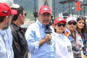 El gobernador Sergio Salomón dio el banderazo a Nascar México