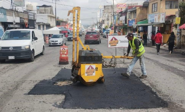 &quot;Bacheando Puebla&quot; atiende vialidades en zona norte