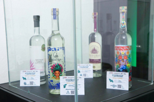 Nueve marcas de mezcal poblano participarán en Wine Paris 2025