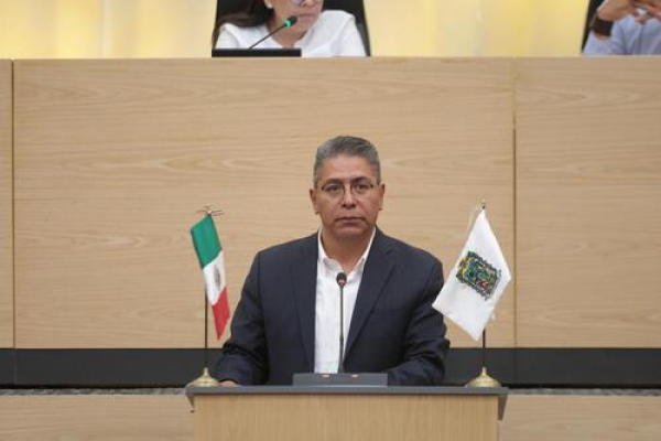 Marcos Castro presenta Informe Legislativo