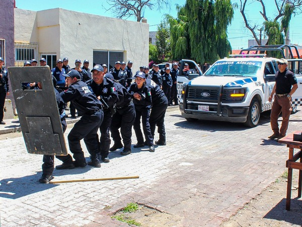 Policía Auxiliar entrena a personal operativo foráneo